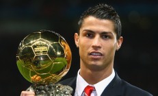 开云下载-跨界奇迹，哥斯达黎加足球的全面压制哲学，如何点燃莫德里奇的F1赛道争冠启示？