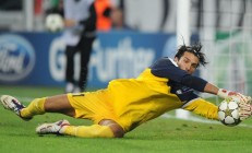 开云体育登录-鹰击长空，水花定鼎，老鹰战术压制绿军，克莱世界排名战接管比赛