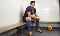 开云在线直播-绿茵棋局中的攻防转换核心—阿什拉夫如何定义欧冠决赛之夜