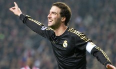 开云体育视频直播-从波兰压哨绝杀到NBA季后赛，体育世界里唯一性的永恒魔力