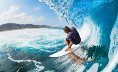 开云体育中国官网-F1新赛季揭幕战与NBA巅峰对决，猛龙强压湖人，双线焦点引爆全球体育热潮