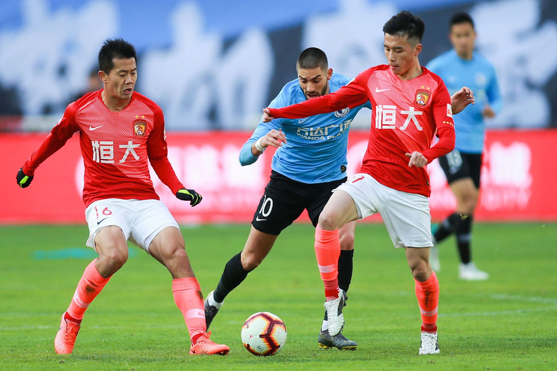 恒大球员状态持续火热，为球队取得连胜立下不可或缺贡献的简单介绍