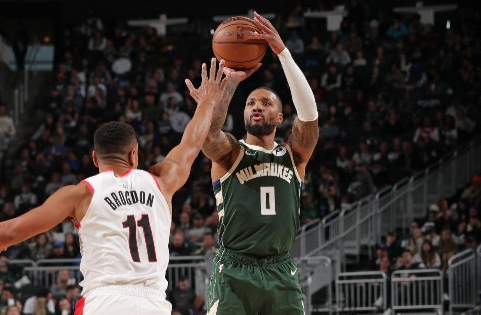 开拓者大胜骑士，利拉德砍下37分，单场12三分的简单介绍