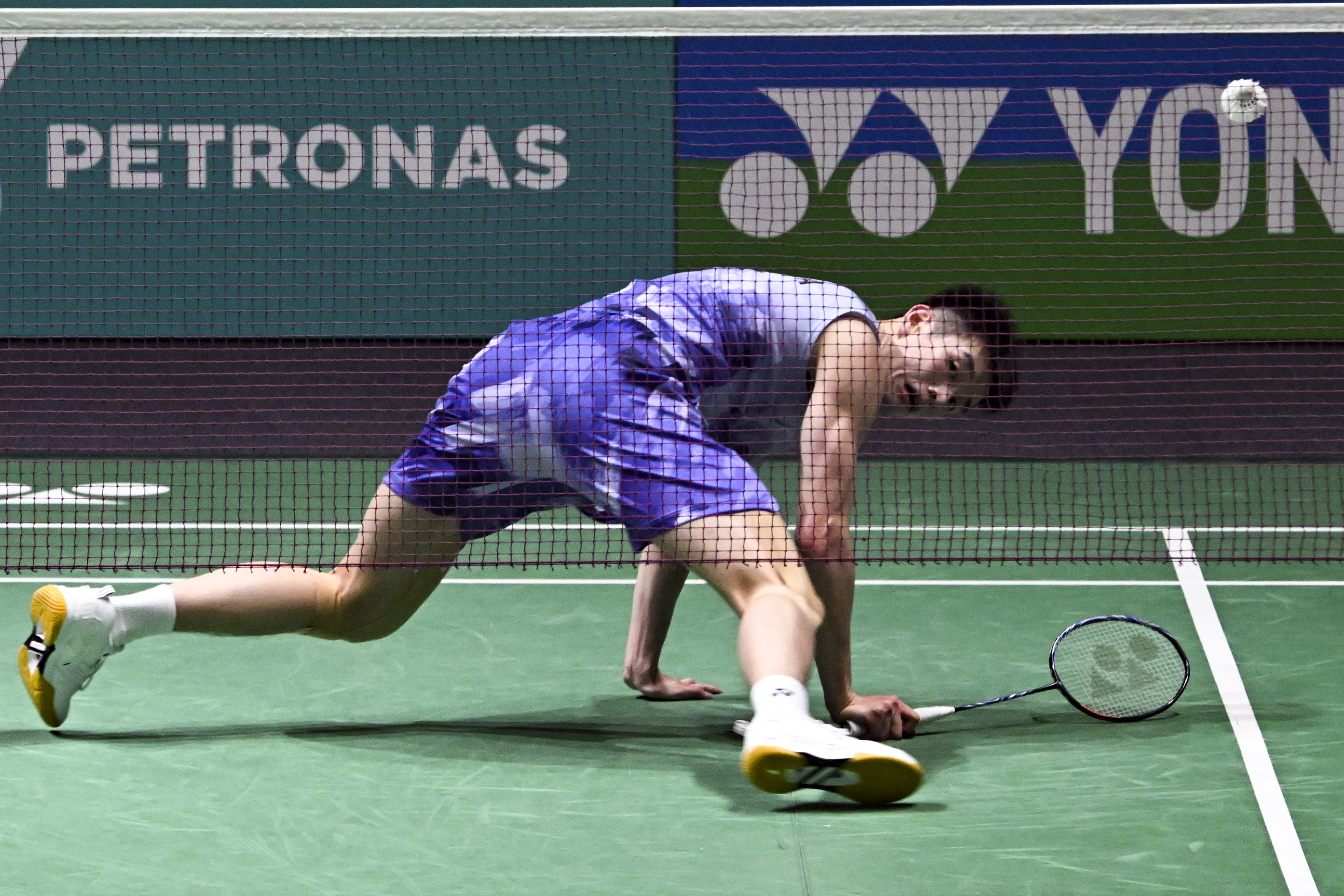 英格兰羽毛球队完胜印尼羽毛球队，李宗伟高光表现的简单介绍