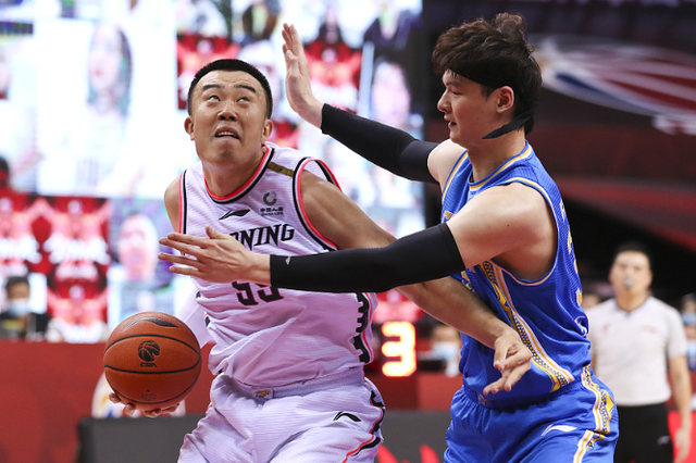 公牛完胜山东队，王哲林关键制胜的简单介绍