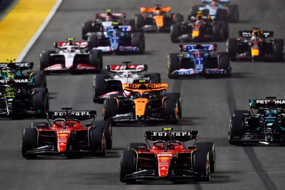 包含哈斯车队绝杀红牛二队，佩雷兹关键制胜的词条