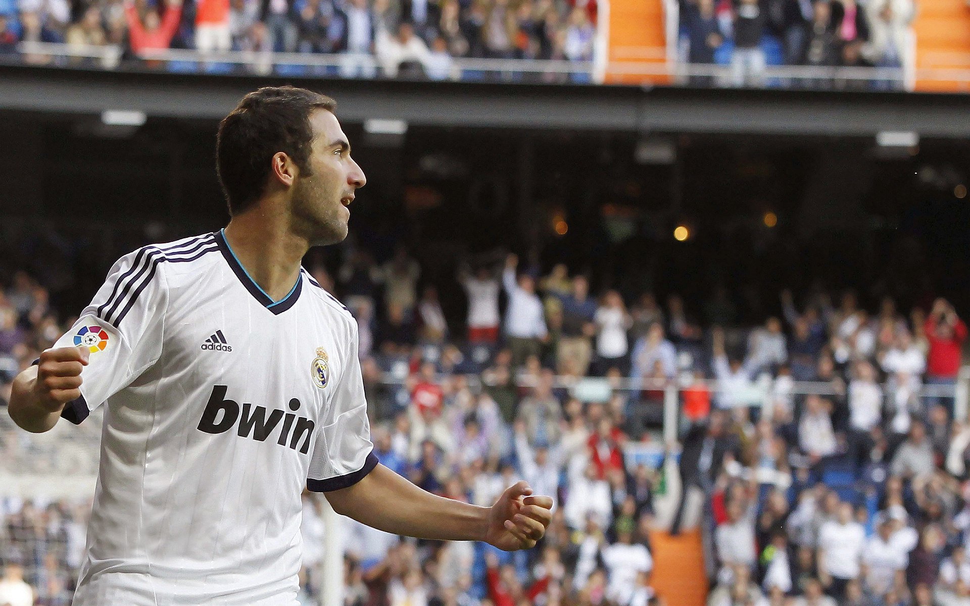 F1新赛季揭幕战引爆全球，赛场之外的玻利维亚如何碾压几内亚？