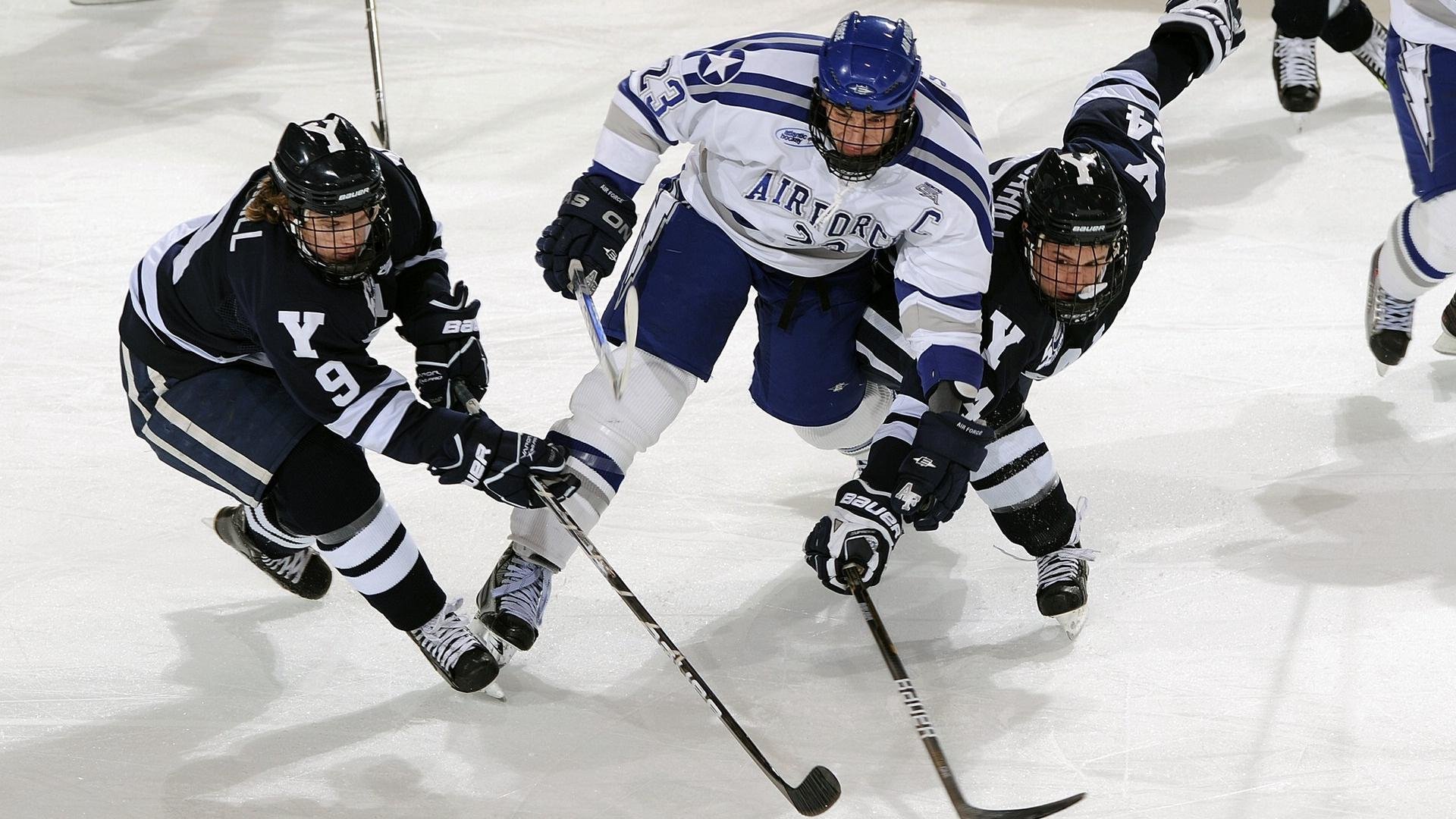 戴维斯杯鏖战与蒙特卡洛大师赛，西西帕斯刷新纪录的双重奏